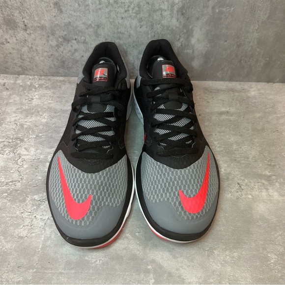 Nike FS Lite Run 3 Running Shoes 807144-002 Mens sz 7.5 - black/red - Picture 2 of 7